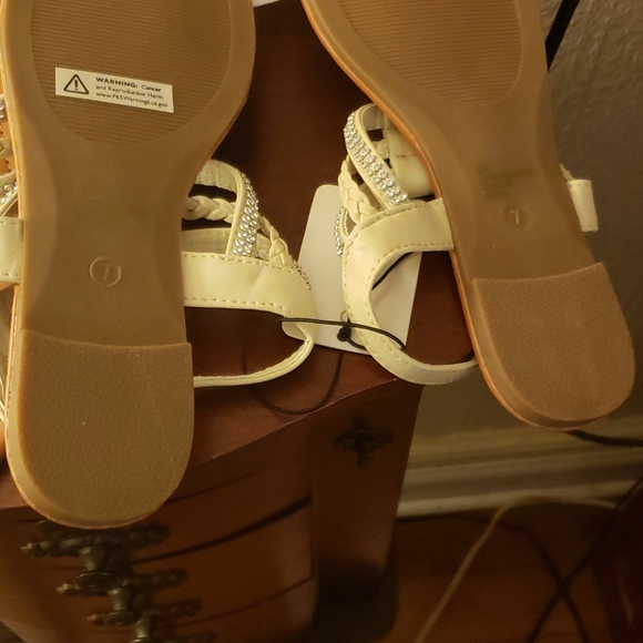 Women sandals - Picture 3 of 3